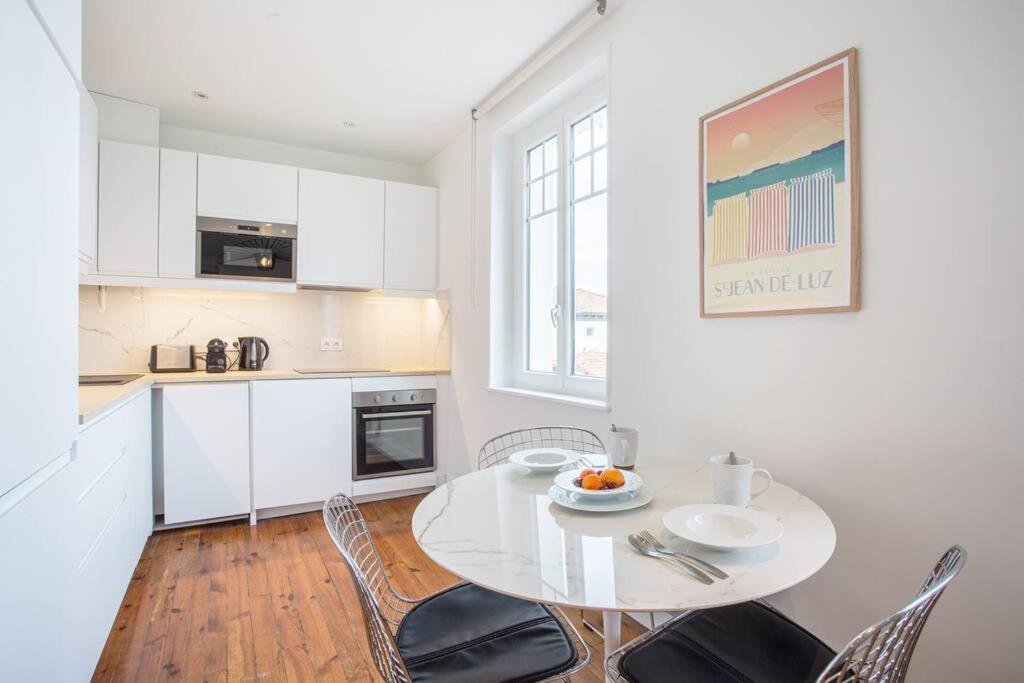 Appartement Rue Gambetta, Plage A 2 Min Saint-Jean-de-Luz Bagian luar foto