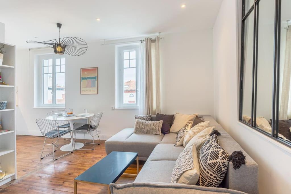 Appartement Rue Gambetta, Plage A 2 Min Saint-Jean-de-Luz Bagian luar foto